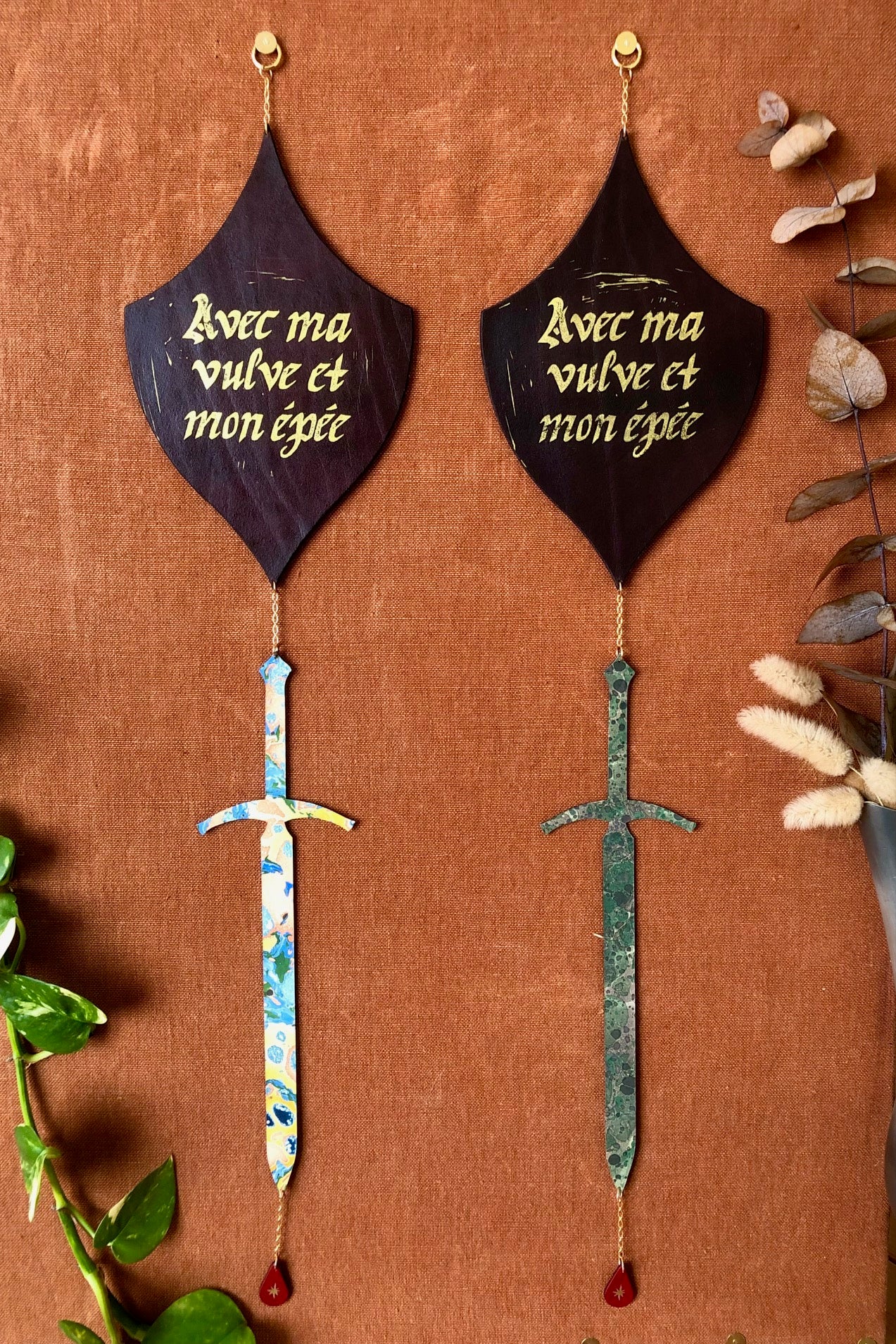 Bannières et étendards : l'Écu de la Chevalière