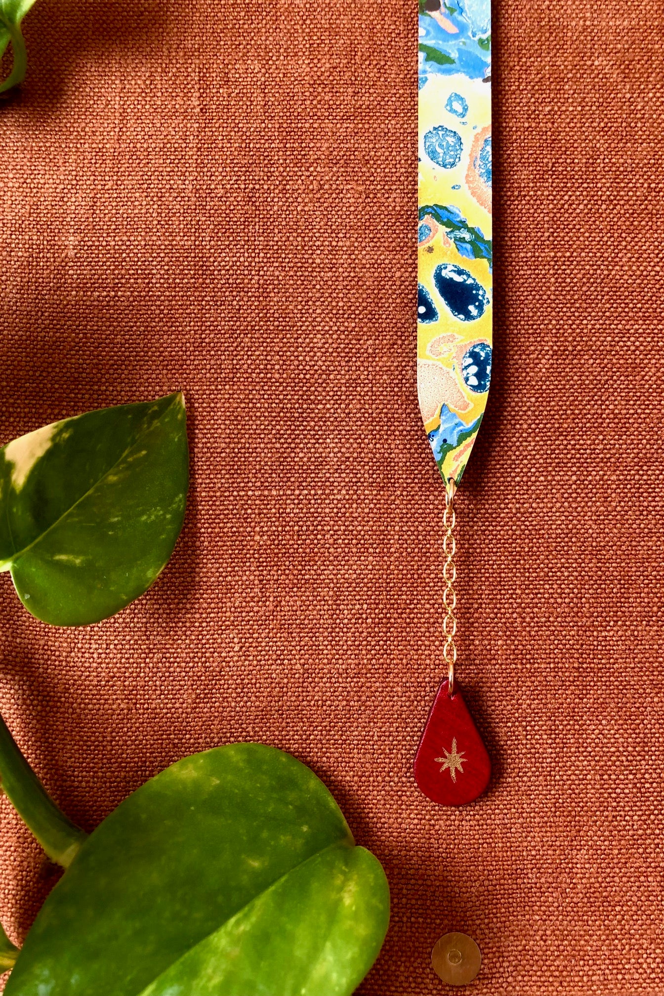 Bannières et étendards : l'Écu de la Chevalière