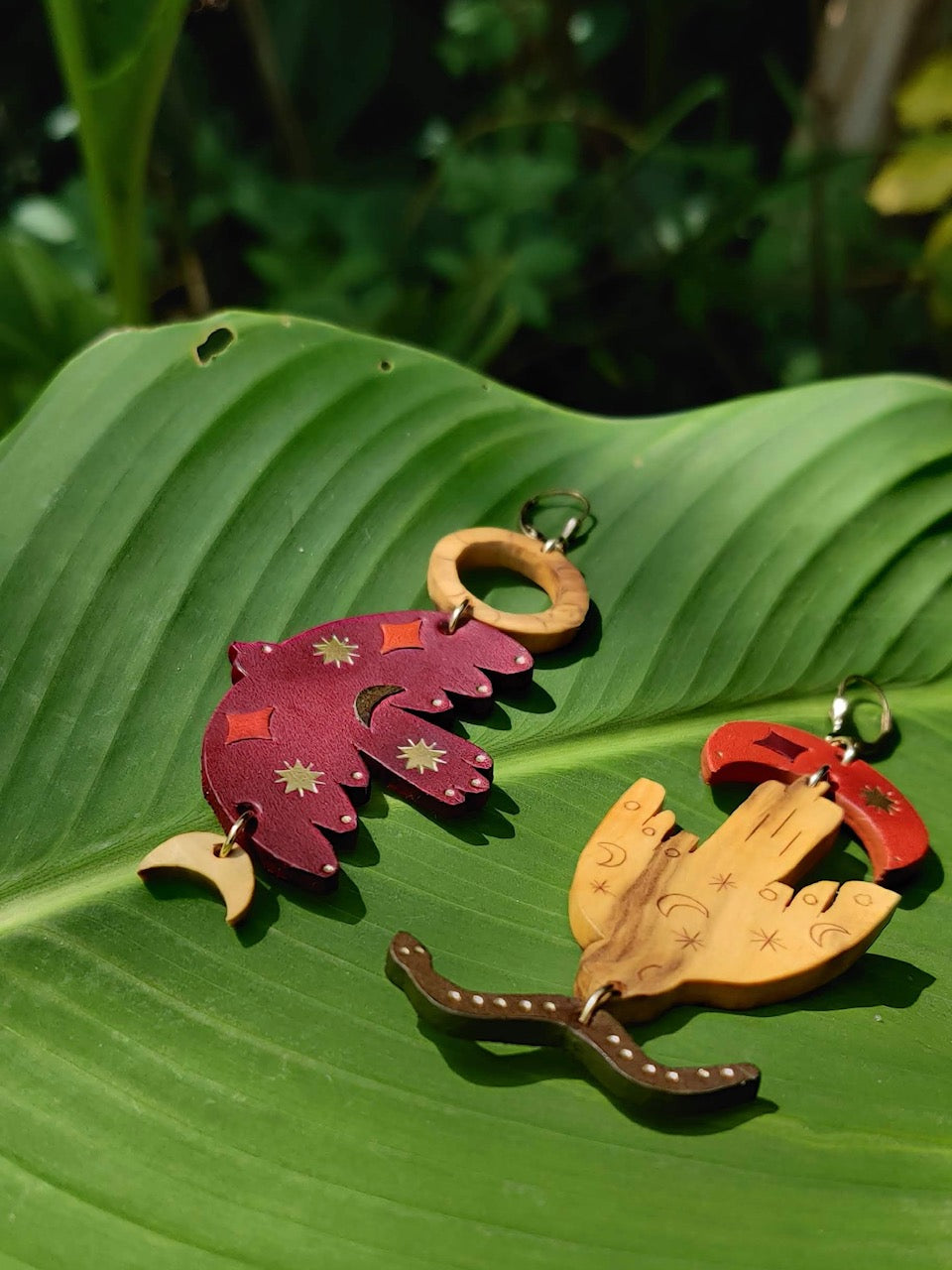 Oiseaux, lunes et serpents - Boucles d'oreilles dépareillée
