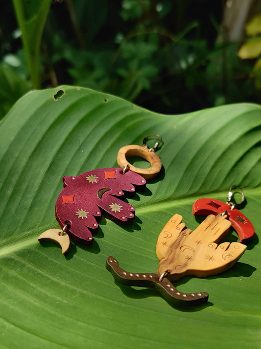 Oiseaux, lunes et serpents - Boucles d'oreilles dépareillée