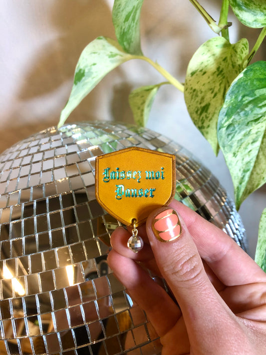 Broche médiévale-disco "Laissez-moi danser"